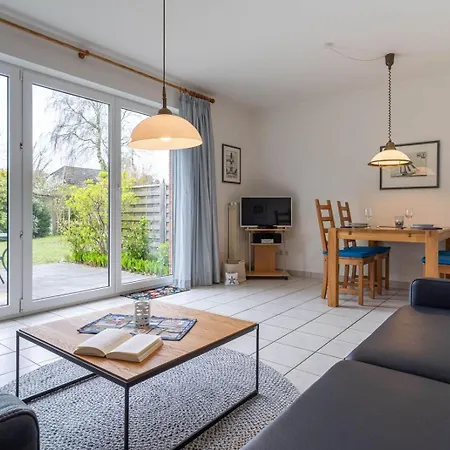 Holiday home Haus Eismoewe *