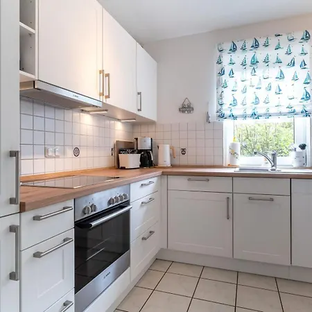 Holiday home Haus Eismoewe Bohl