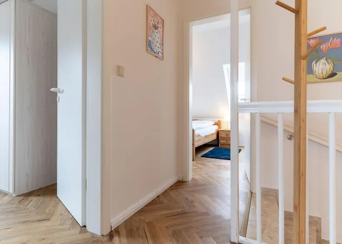 Semesterbostad Haus Eismoewe